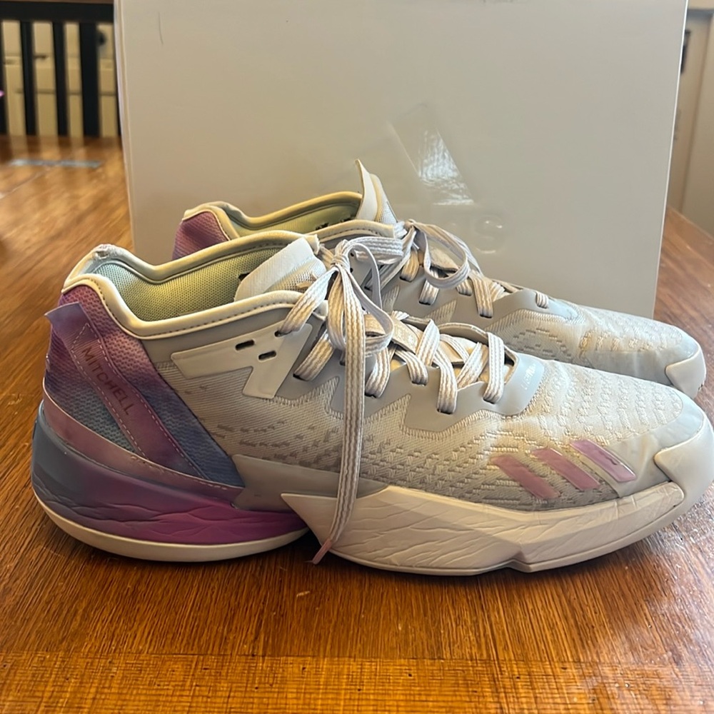 Men’s Adidas D.O.N. Issue 4 Mitchell size 12